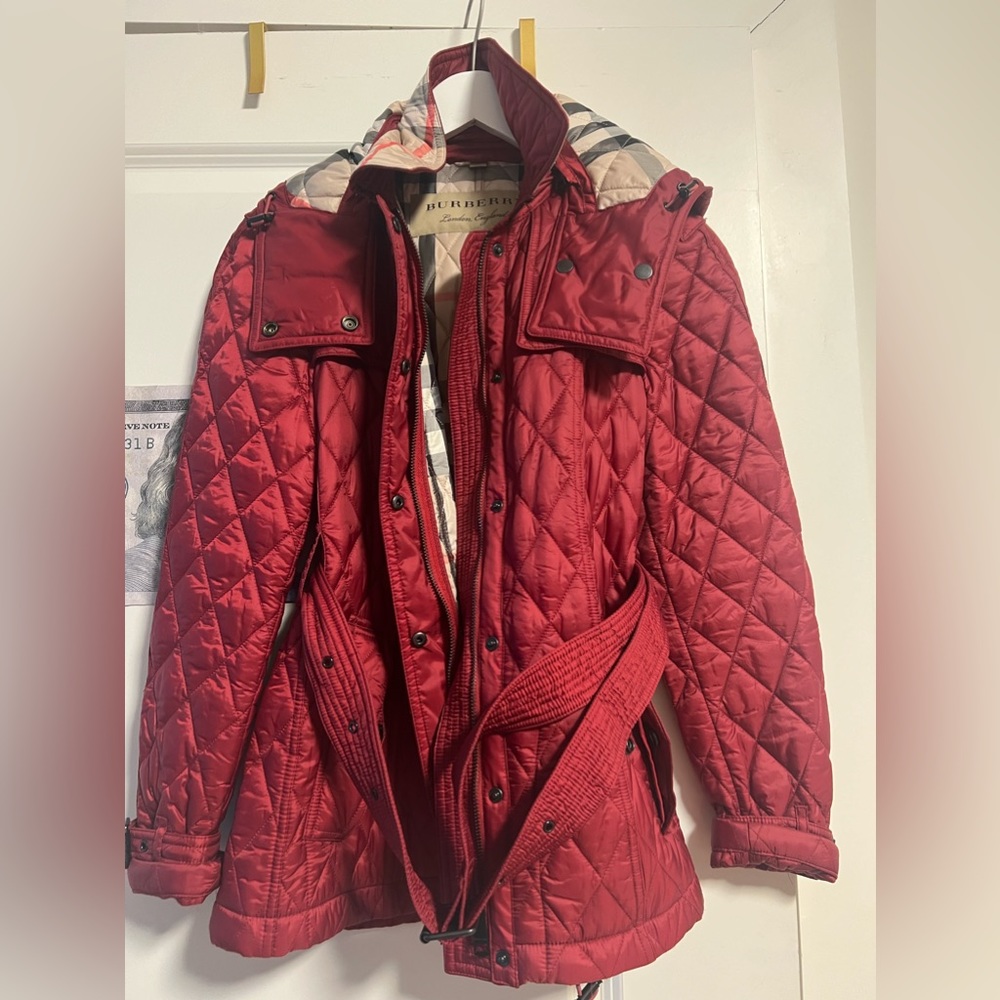 Burberry coat in size P, S